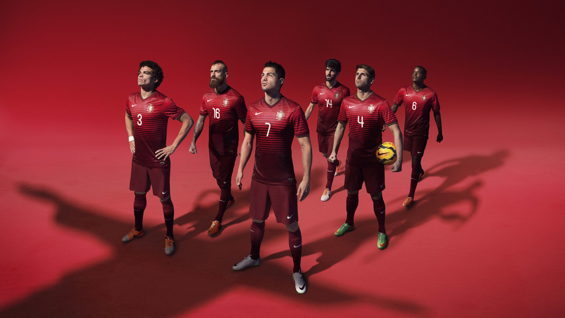 乔·波尔曼在比赛中展现强大的组织能力和球场领导力,乔什·波恩